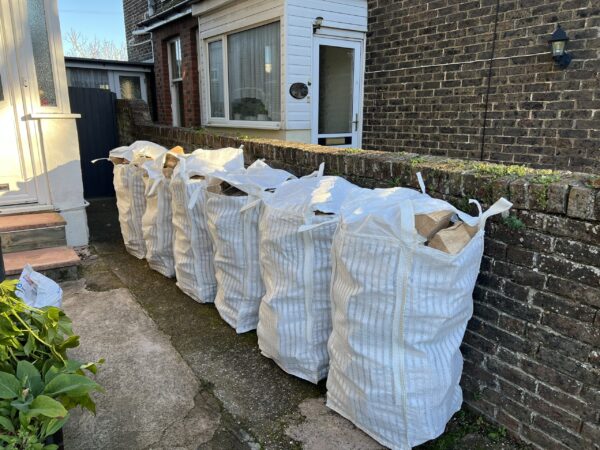 KILN DRIED ASH LOGS – 1 X BARROW BAG